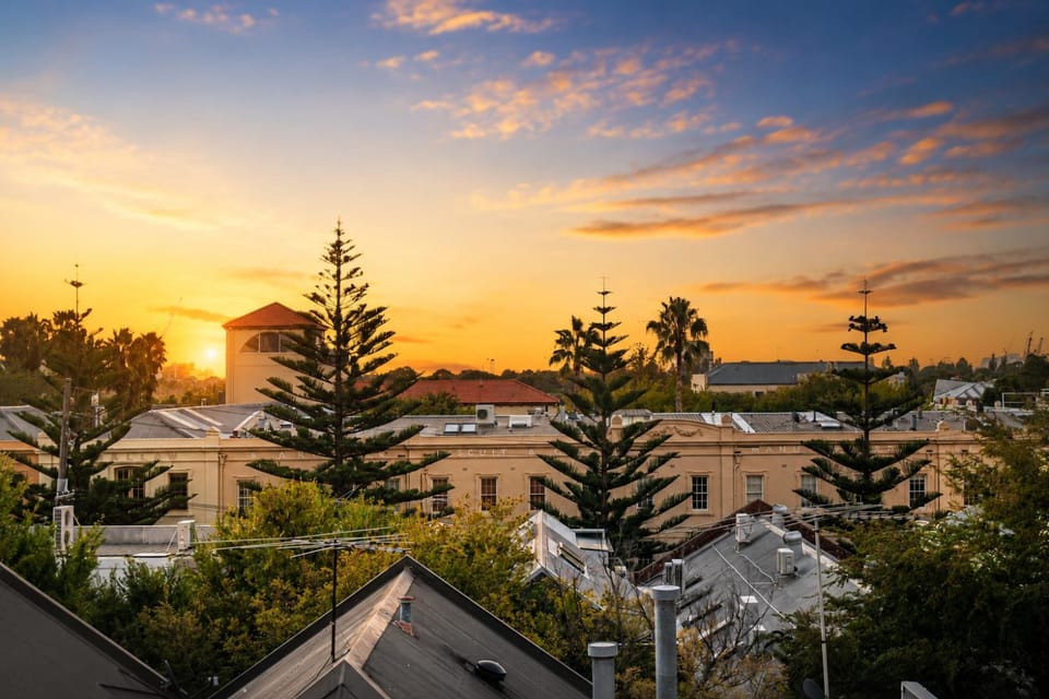 Beachside Gem - Sweeping Views & Cafés Nearby! Apartment in Melbourne