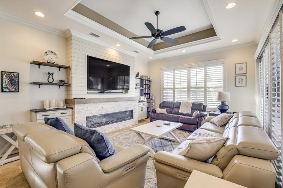 3 Mi to Bonita Beach: Outdoor Oasis w/ Pool & Spa! House in North Naples