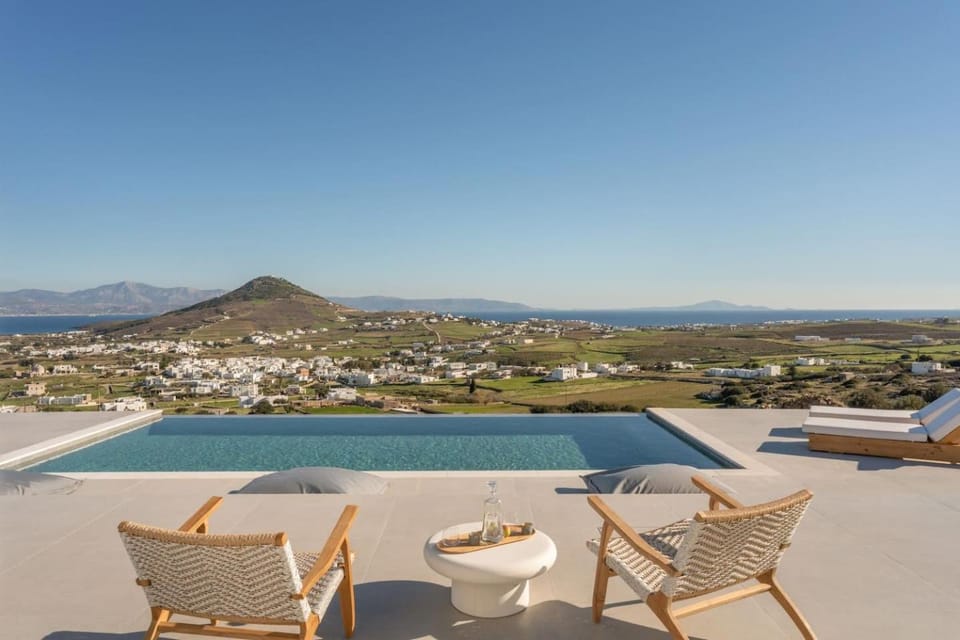 Natural landscape, Balcony/Terrace, Seating area, Pool view, Sea view, Swimming pool, sunbed