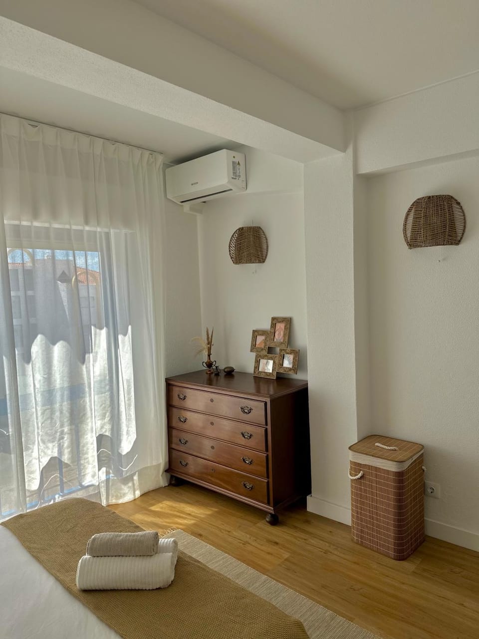 Bed, Photo of the whole room, Bedroom, towels, air conditioner