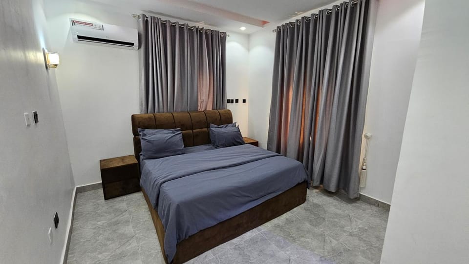 Bed, Photo of the whole room, Bedroom, air conditioner