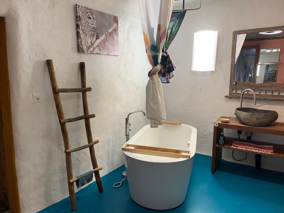 Bathroom, Bath