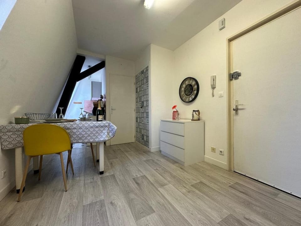 Calvaire charmant studio rénové proche gare Apartment in Wallonia, Belgium