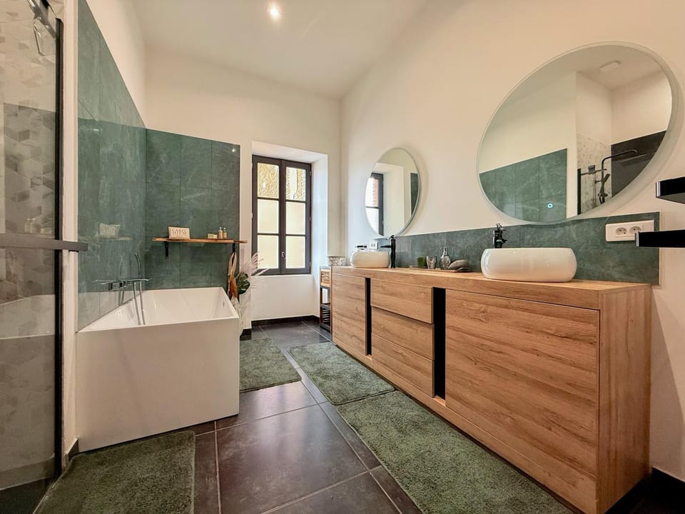 Bathroom, Bath