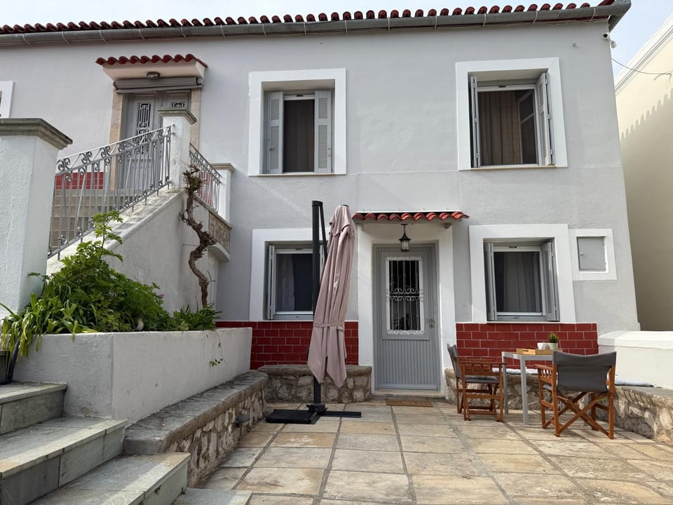 MantasHouse Apartment in Spetses