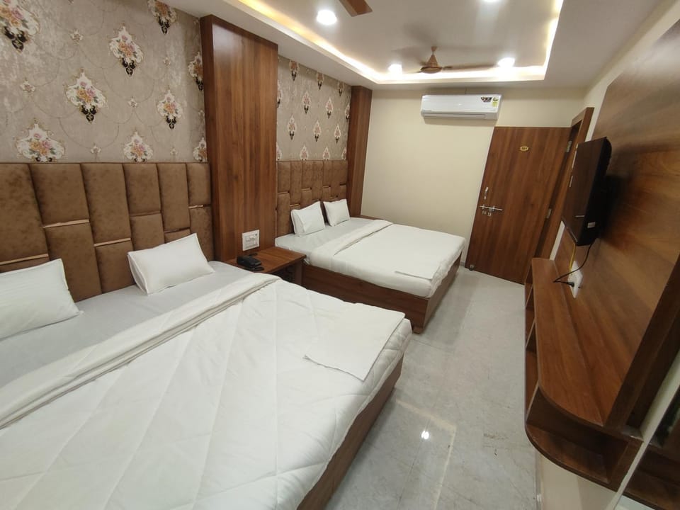 Bed, TV and multimedia, Photo of the whole room, Bedroom, air conditioner