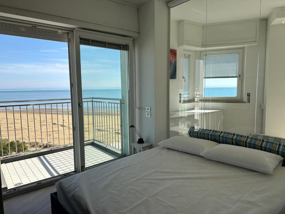 Bedroom, Sea view