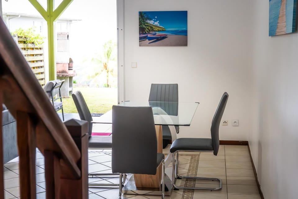 Duplex spacieux et terrasse avec belle vue Apartment in Fort-de-France