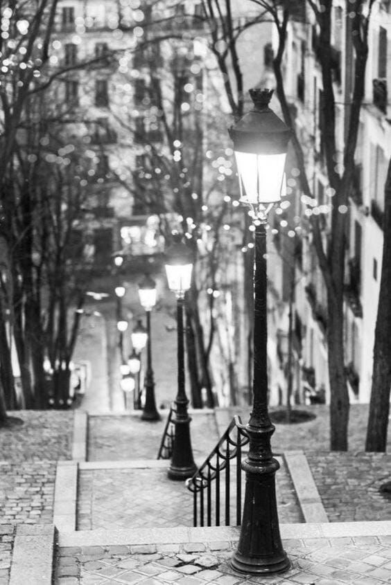 L'Atelier 35 with view of Montmartre Apartment in Paris