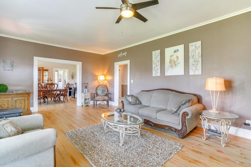 10 Mi to Caddo Lake: Charming Cottage in Vivian! House in Louisiana