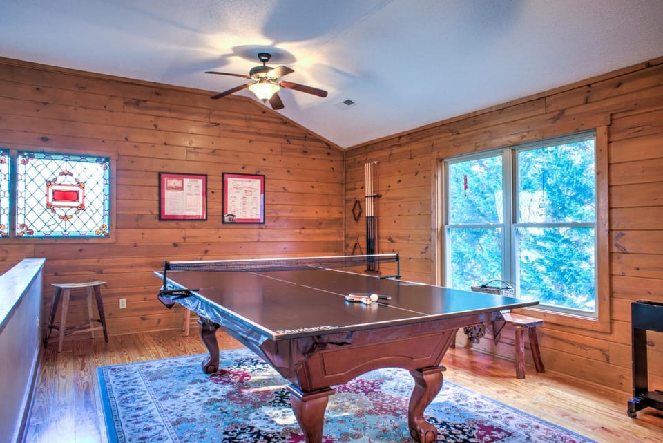 Game Room, Table tennis