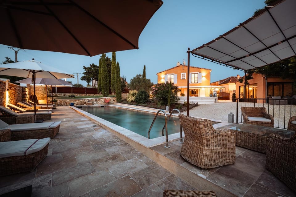 Patio, Natural landscape, Swimming pool, sunbed