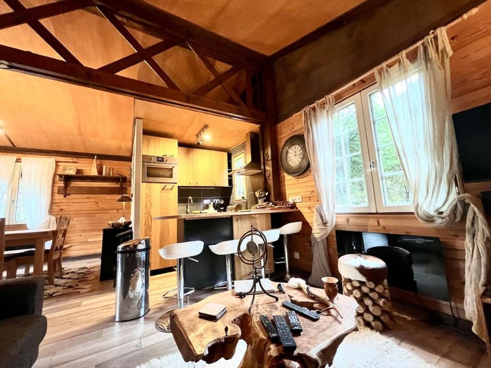 Authentic mountain cabin with river at 900m lake Cabin in Xonrupt-Longemer