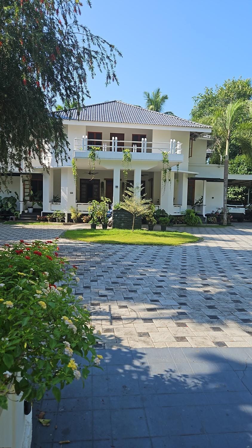 Property building, Day, Garden, Garden view