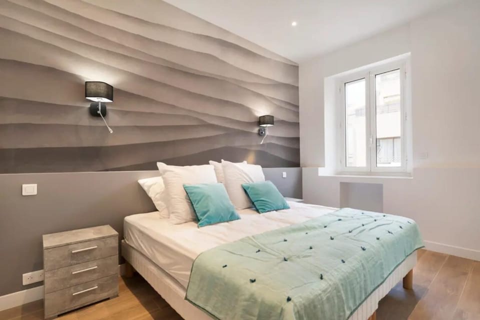 Bed, Photo of the whole room, Bedroom, air conditioner