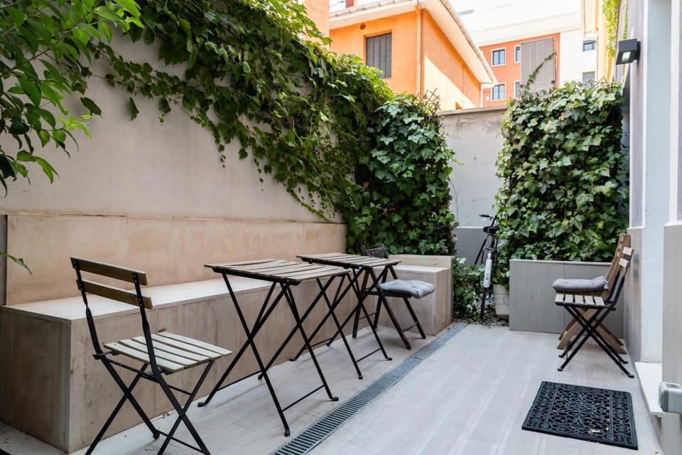 Patio, Day, Garden, View (from property/room), Living room, Seating area