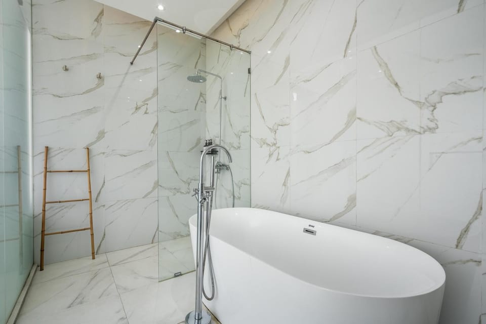 Bathroom, Bath