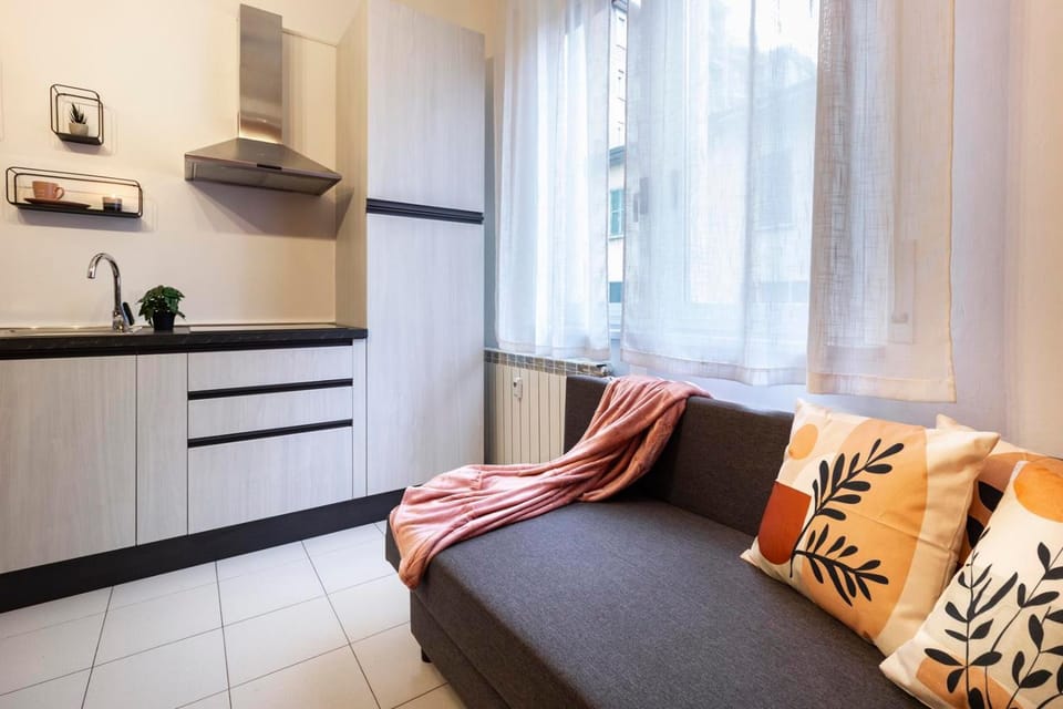 Kitchen or kitchenette, Living room, stove