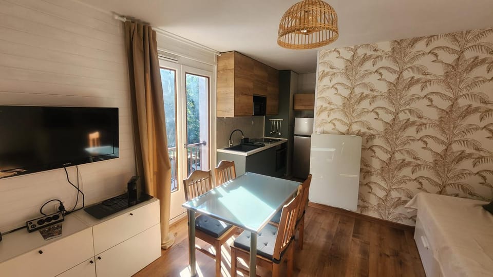 TV and multimedia, Dining area