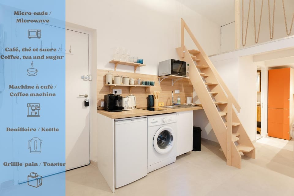 Kitchen or kitchenette