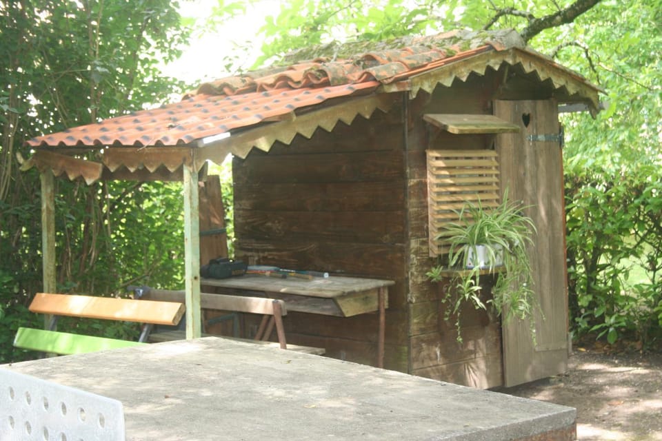 Roulotte de charme Luxury tent in Nouvelle-Aquitaine