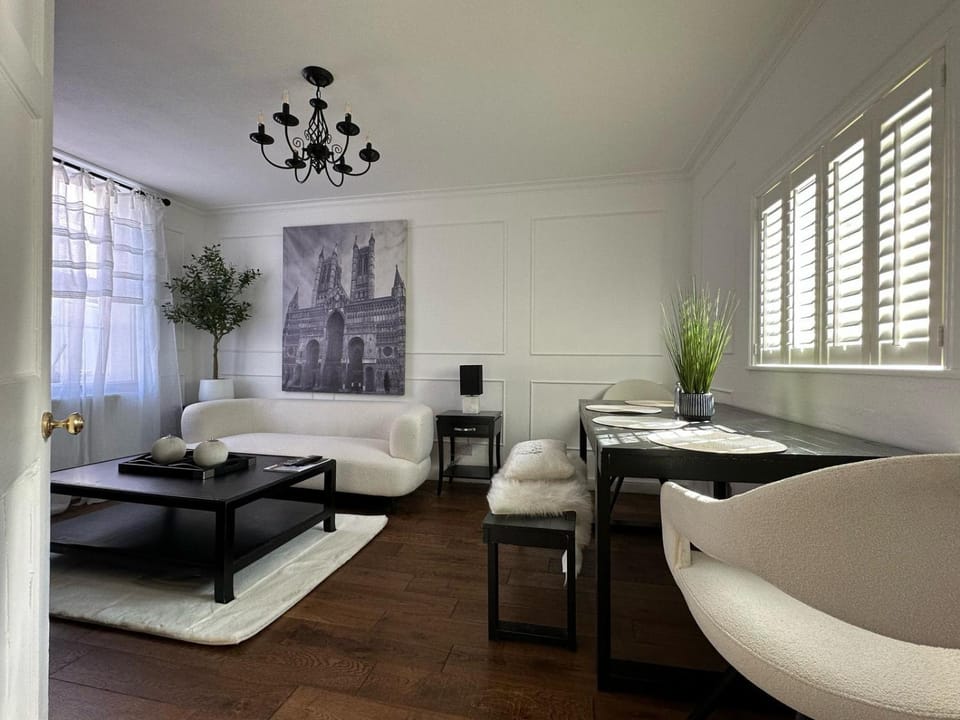 Living room, Seating area, Dining area