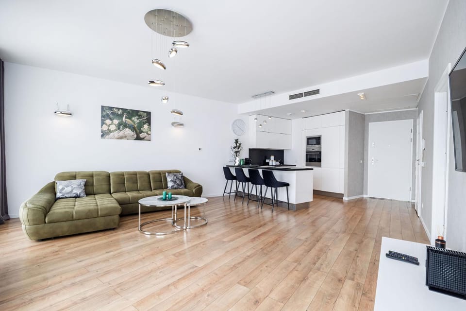 TV and multimedia, Kitchen or kitchenette, Living room, Seating area, Dining area, oven, stove, kitchen
