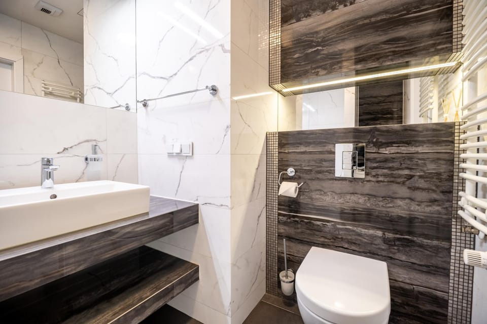 Toilet, Bathroom