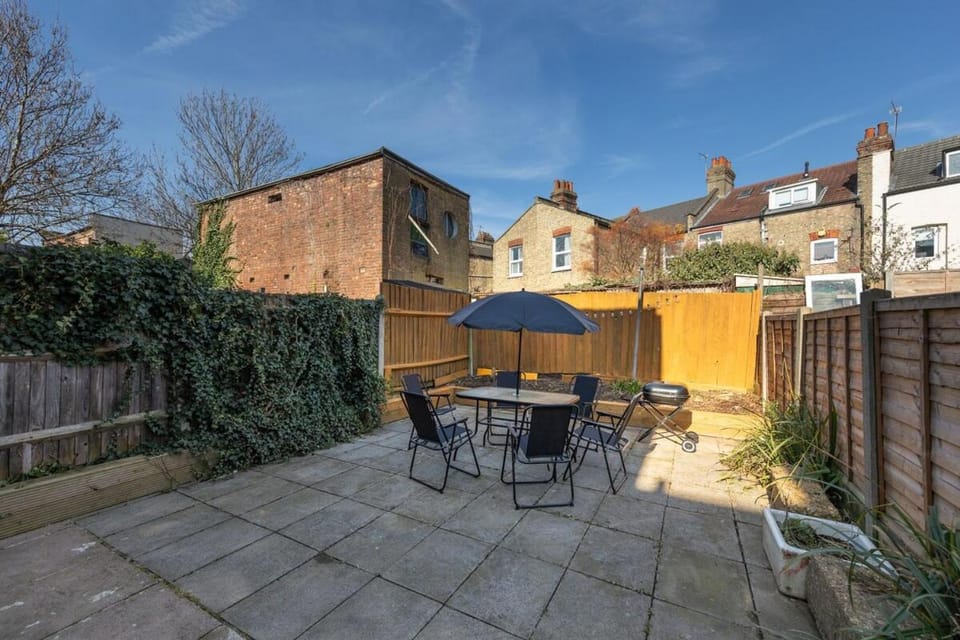 Patio, Day, Garden, Dining area, Garden view