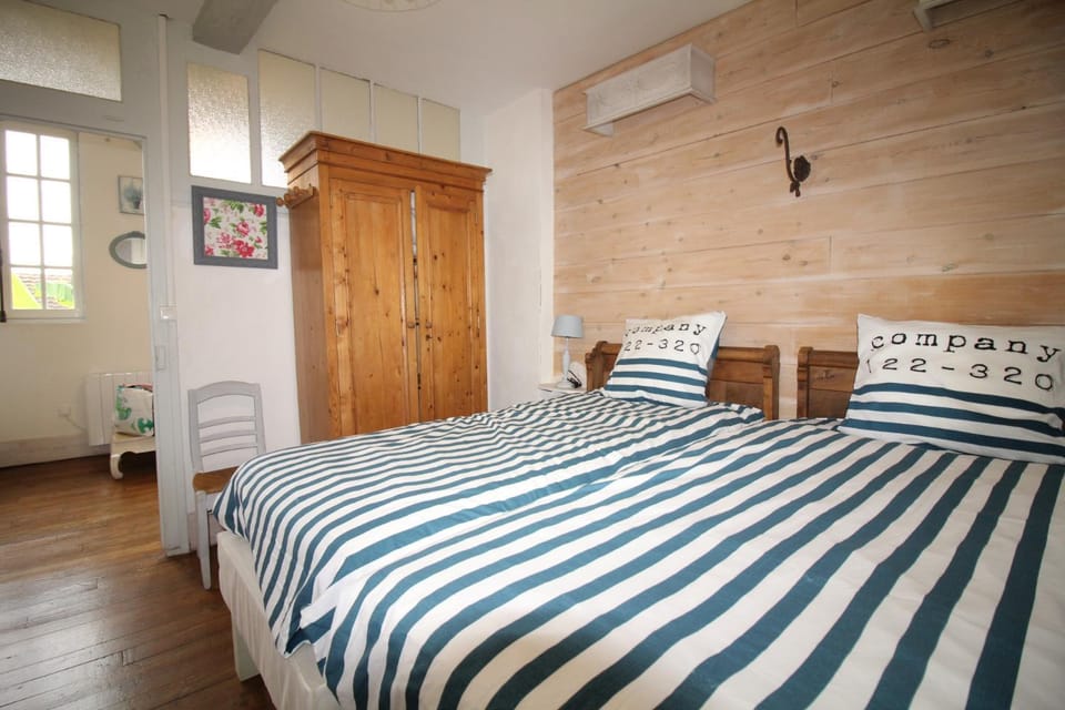 Bed, Bedroom, wardrobe