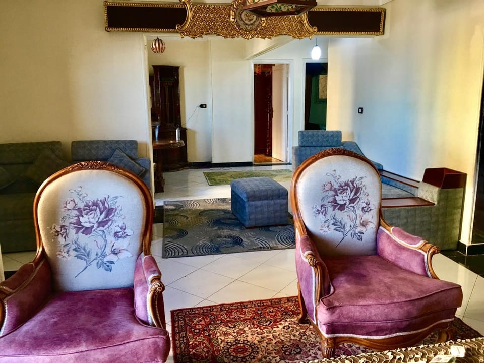 لوران قبل فندق المحروسه وقريبه من مول سان ستيفانو Apartment in Alexandria