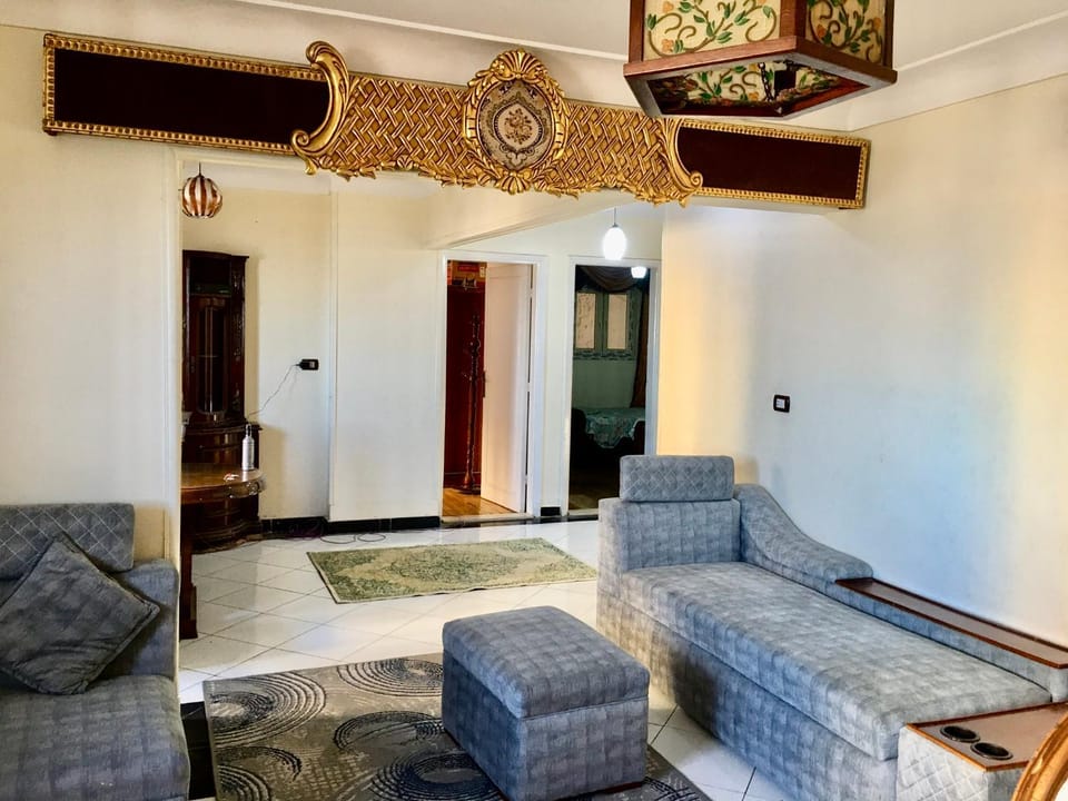 لوران قبل فندق المحروسه وقريبه من مول سان ستيفانو Apartment in Alexandria