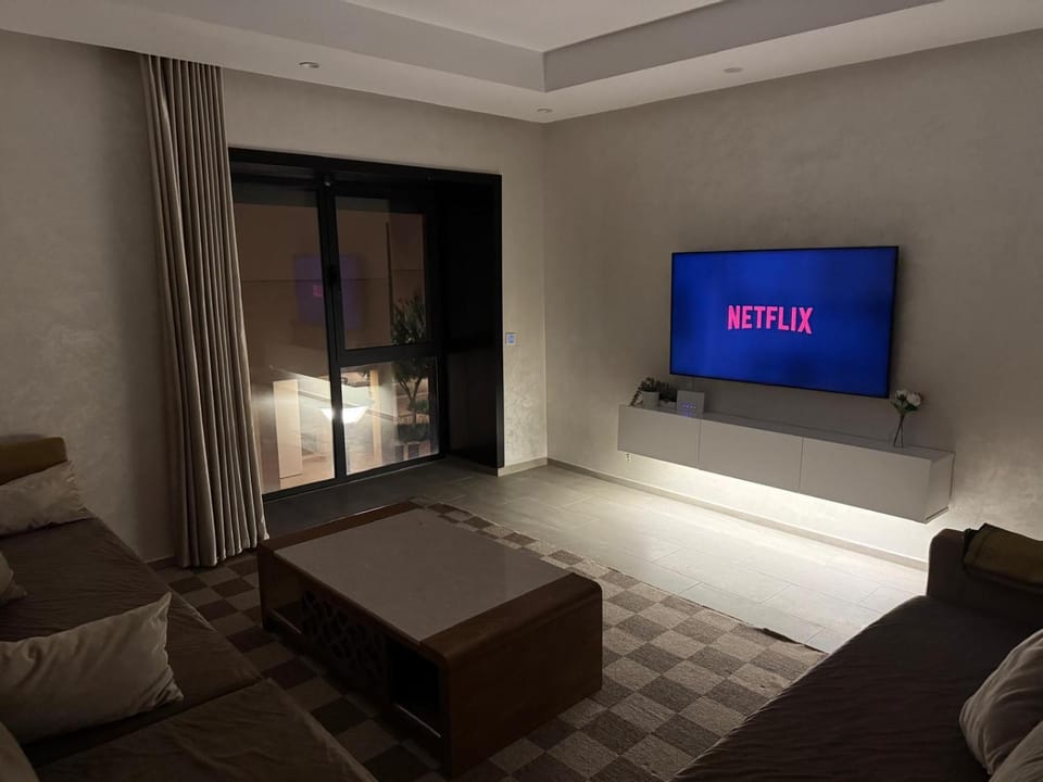 Communal lounge/ TV room, TV and multimedia, Living room