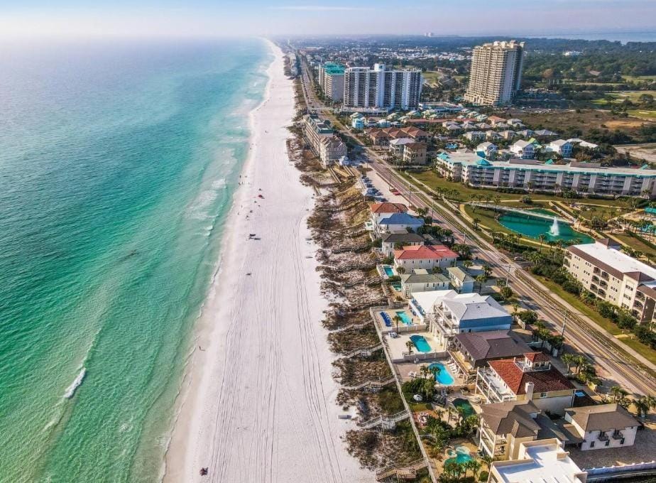 Suzwinks Beach House House in Miramar Beach