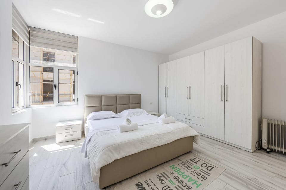 Bed, Photo of the whole room, Bedroom, internet, towels, wardrobe