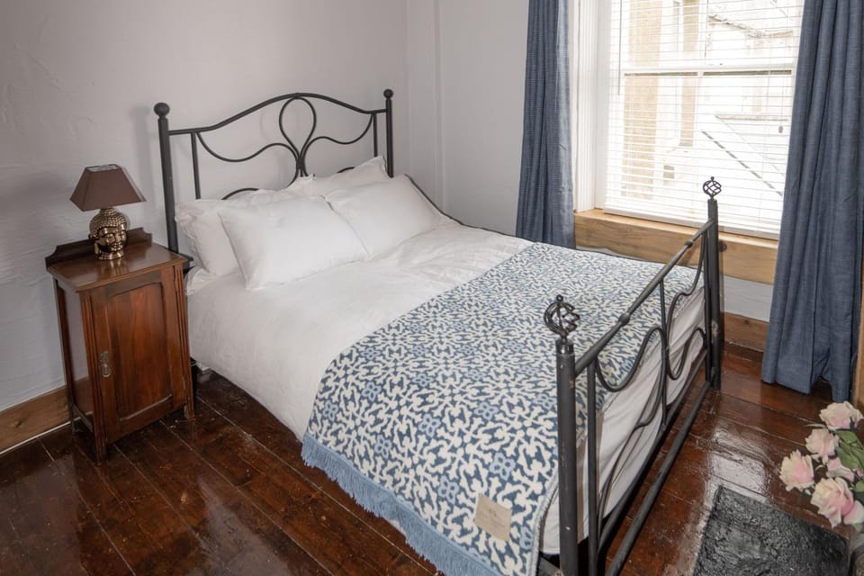 Sleeps 6 - 100mFromBeach - Ocean View Balcony Apartment in County Waterford