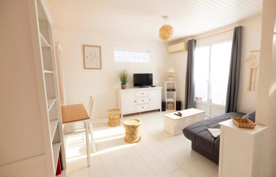Charmante Maison de village Clim et Wifi Apartment in Mauguio