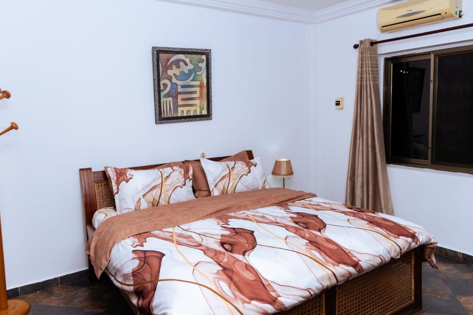 Bed, Photo of the whole room, Bedroom, air conditioner