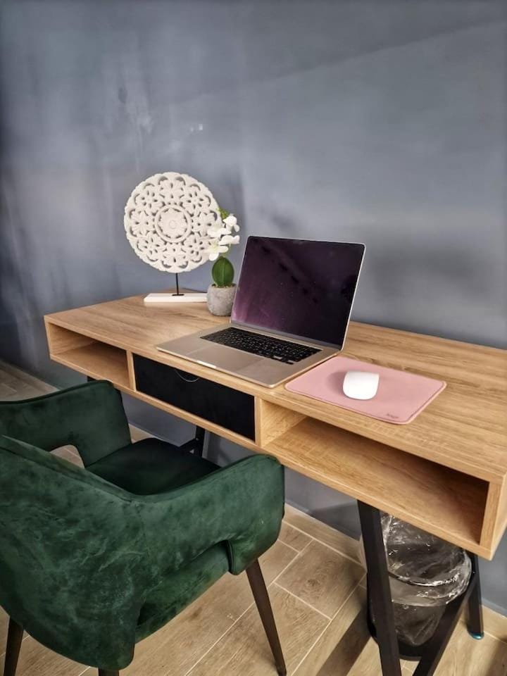 Modern Athens Apartment - Close to Metro Apartment in Athens