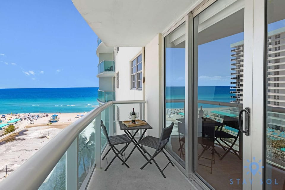 Tides Great condo on the beach Big promotions Apartment in Hollywood Beach