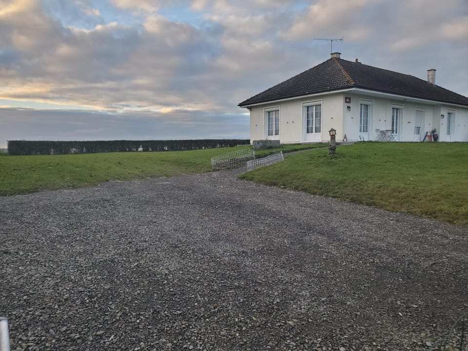A l'horizon du Mont House in Normandy