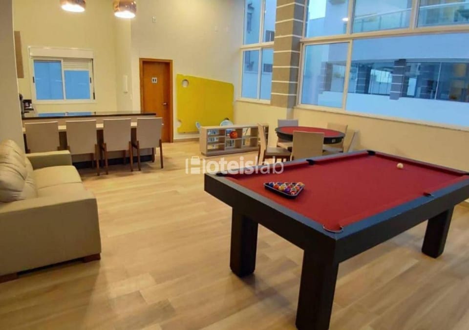 C167 Belo apartamento de 2 quartos a 120m da praia Apartment in Florianopolis