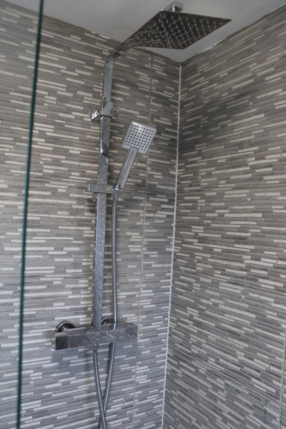 Perfect 3 bedroom home - Contractors & Families House in Wolverhampton