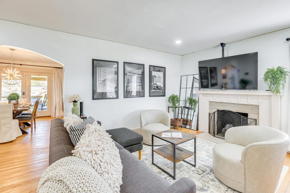 Walk to Amphitheater & Stadium: Home w/ Deck! House in Birmingham