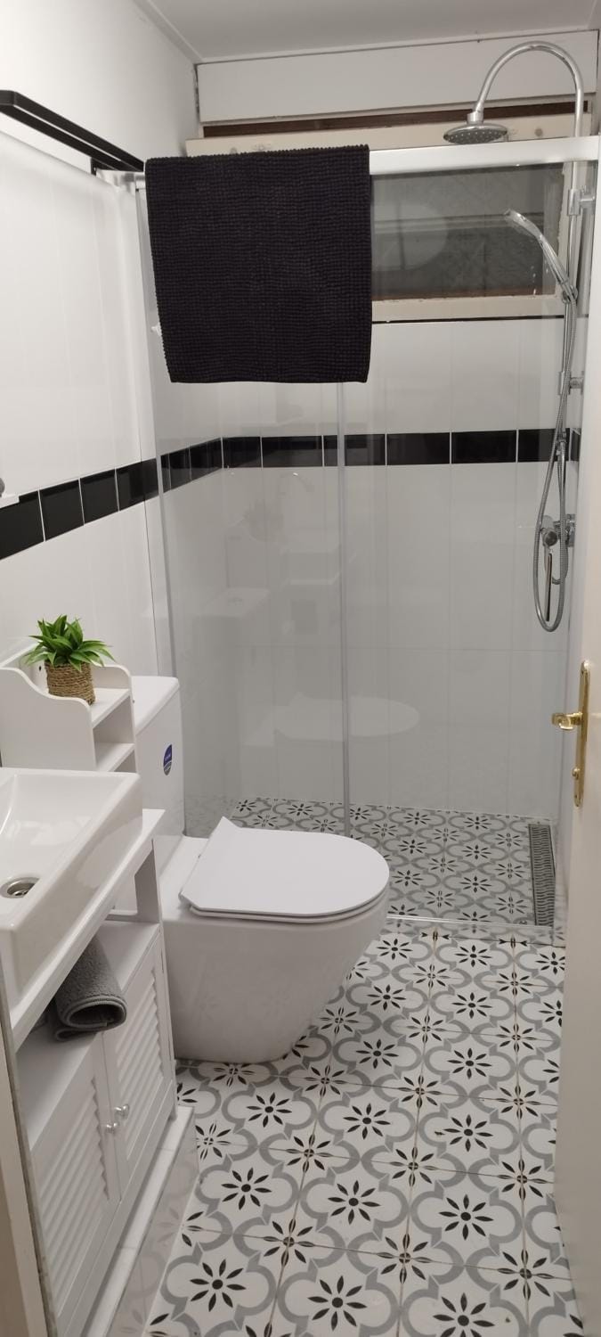 Shower, Toilet, Bathroom
