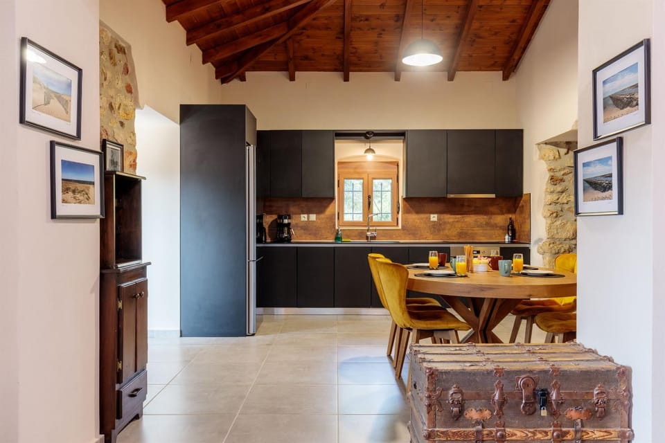 Day, Dining area, kitchen