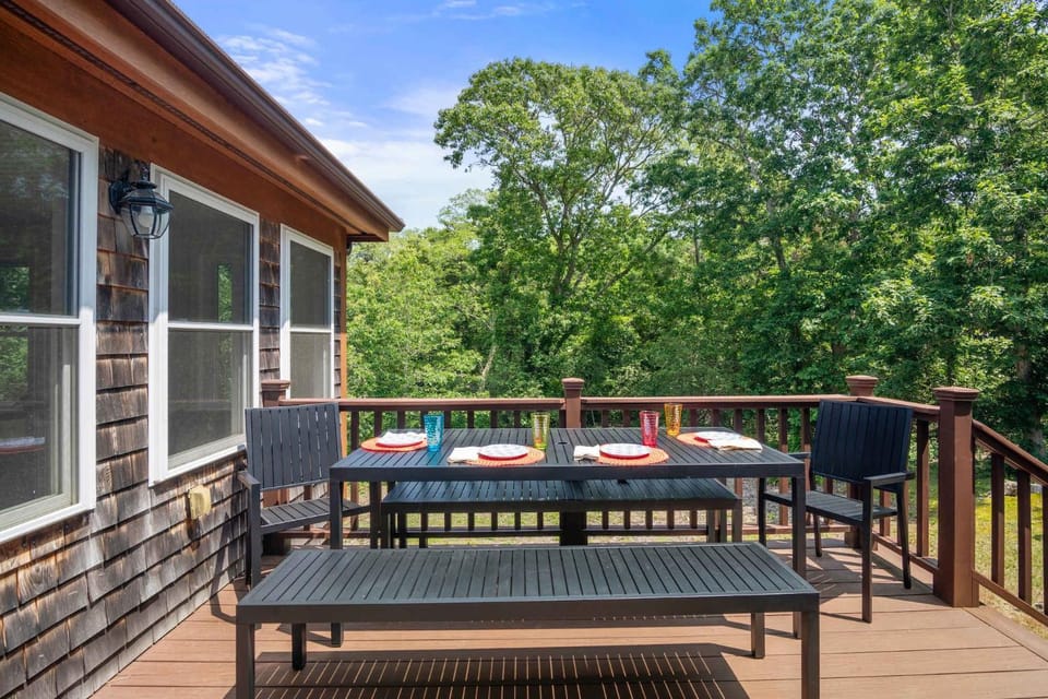Comfort Mins from Nauset Light Beach House in Eastham
