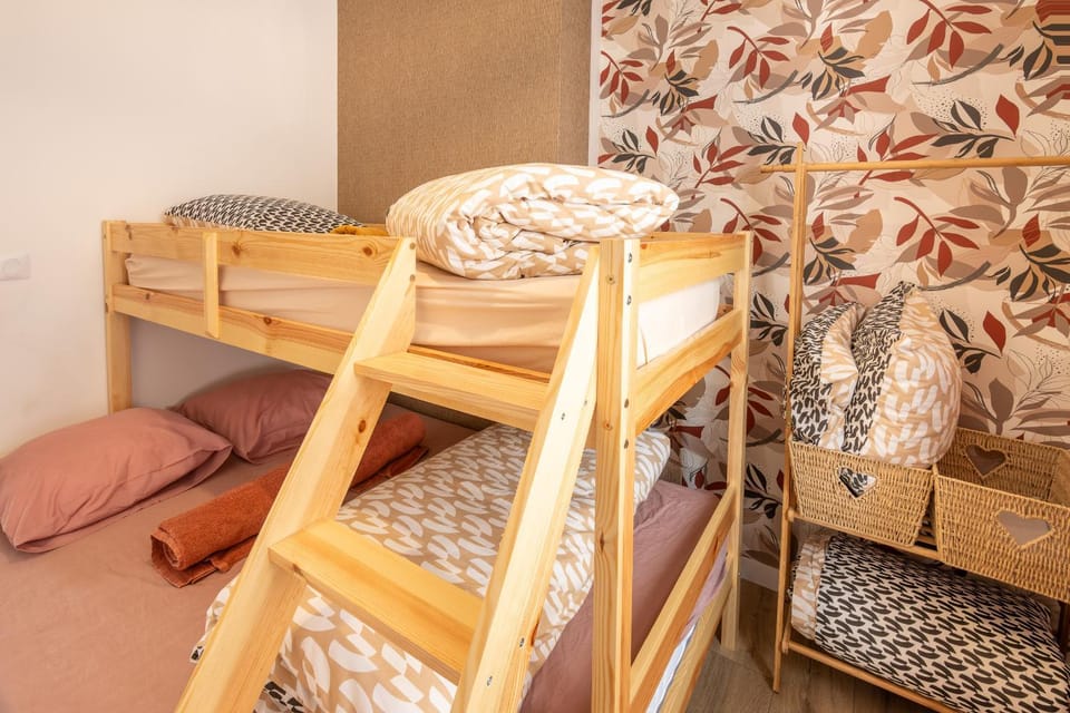 bunk bed