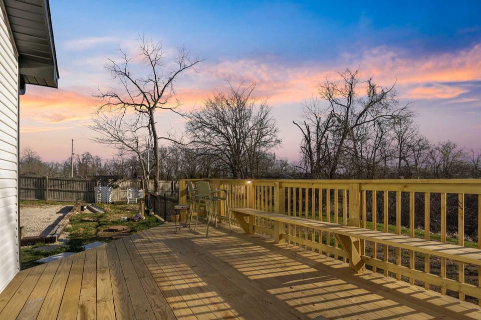 Hackberry Lookout - Osage Beach Apartment in Ozark Mountains