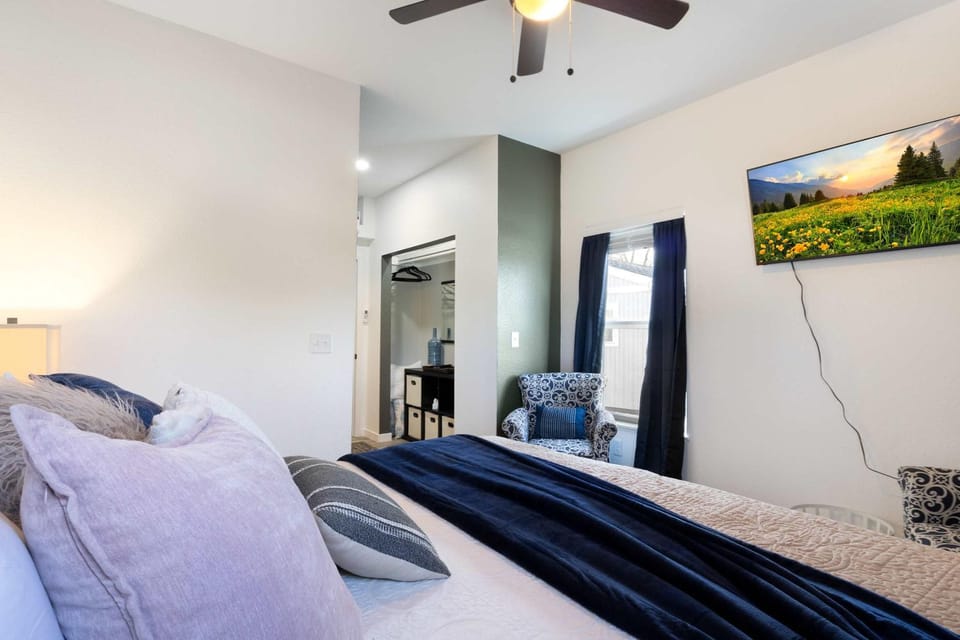 Hackberry Lookout - Osage Beach Apartment in Ozark Mountains